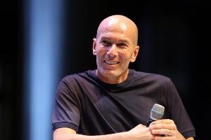 齐达内：在皇马支持服务球员是关键，他们乐于训练和比赛就能夺冠