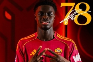 总价2500万！官方：罗马同马赛18岁中锋瓦斯签约4年 选择78号球衣