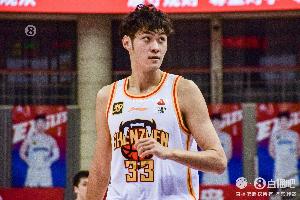 状态不错！王浩然打满半场得13分4板3断 首节6中5&次节三分止血