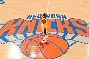 上次夺冠A-史密斯才6岁!美媒:若帮助尼克斯夺冠詹姆斯就是GOAT