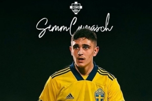 官方:科莫签下哈马比18岁中场拉赫多,签约至2031年 官方:科莫签下哈马比18岁中场拉赫多,签约至2031年