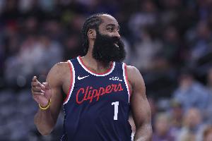 名记：快船为27年夏天清理薪金空间的策略让哈登感到非常迷茫