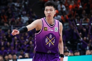 出手不多!廖三宁末节有关键突破&抢断 9投6中得16分2板1助2断1帽