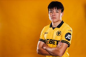 闯荡英伦!央视:21岁徐彬与狼队签下的是一纸长约