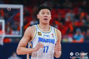 范子铭末节两次强硬内线得分表现 是北京压制对手避免被翻盘关键 范子铭末节两次强硬内线得分表现 是北京压制对手避免被翻盘关键