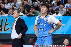 新疆新闻办公室暗批赵睿:粉丝撑起你 别伤了他们的心 新疆新闻办公室暗批赵睿:粉丝撑起你 别伤了他们的心