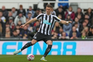 记者:吉马良斯、乔林顿和麦利将缺战曼城,博特曼可以上场 记者:吉马良斯、乔林顿和麦利将缺战曼城,博特曼可以上场