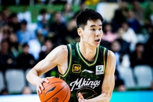 带队艰难取胜！郭昊文出场47分钟21中10砍31分6板10助 罚球14中10