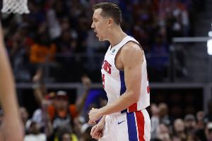 邓罗：我们知道掘金会反扑 关键时刻球队表现不错拿下了胜利