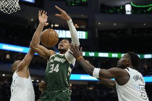 名记：多队力劝雄鹿不要交易字母 他们会在夏天提供更好的报价！