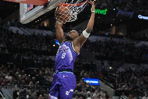 科利尔单场至少15分20助攻 爵士队史自2008年的德隆后首人