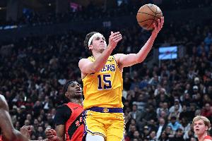 里夫斯：缺阵时我除了练力量什么都没做 我就是喜欢去举重