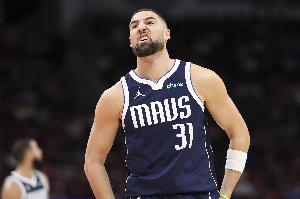 本赛季掉出首发!美记:独行侠愿意听取关于克莱·汤普森的报价! 本赛季掉出首发!美记:独行侠愿意听取关于克莱·汤普森的报价!