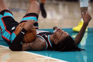 别着急!还没完!名记:灰熊对莫兰特的要价正在持续走低!