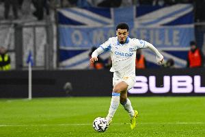 镜报：恩瓦内里铲抢导致对手脚踝变形，对方主帅不满他仅得到黄牌