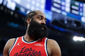 哈登被交易至骑士 这是他6年第5个球队！