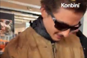 甜茶是圣埃蒂安死忠，给死敌里昂的球衣签名时留言“打倒里昂”