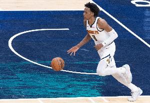 疑似大腿拉伤&希望无碍！沃特森13中4得10分5板2助1断1帽