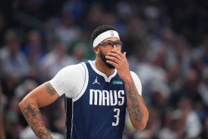 队记：和独行侠谈浓眉交易最积极的是猛龙 但尚未接近达成协议