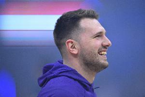 浓眉离队！卢卡相当于换来3首轮+2次轮+米德尔顿&克里斯蒂等6人