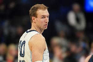 湖记：虽防守未达期望 但肯纳德能投中空位&这是交易的积极因素