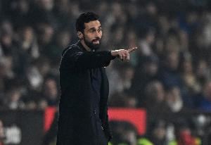 西媒：阿韦洛亚在更衣室面临压力，一些球员认为他只是临时教练