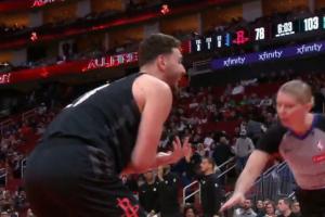 这波不冤！申京昨日小声骂女裁判“该死的碧池”！才被直接驱逐！