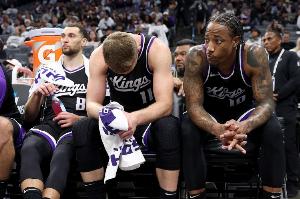 记者盘点截止日操作：国王最早开超市 最终想卖的一个也没卖出去