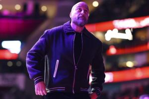 没剩几个小时了~目前还有9个队没有交易操作：火箭&马刺&雄鹿在列