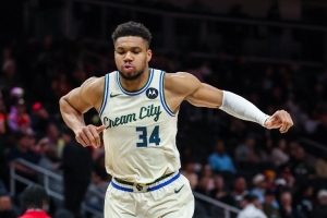 字母哥更推：传奇人物从不追逐他人 他们自带吸引力