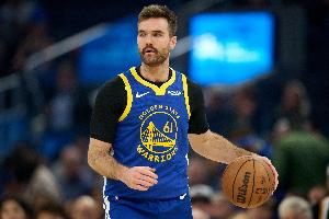 6记三分！记者：勇士能确定的是库里不在的时候 把球交给斯潘塞