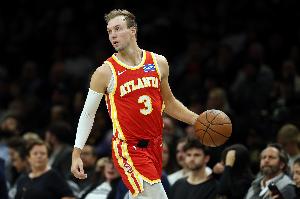 好操作！媒体人：肯纳德三分当罚球投 关键时刻在场上谁敢放？