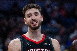 攻不进防不住你打什么呢？申京10中3得7分8板5助1帽