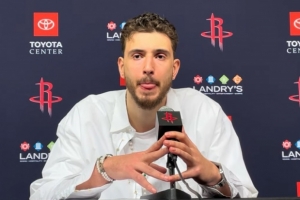 申京：每场我都要以全明星和场上最佳球员的标准要求自己！