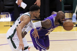 苏群：今夏交易市场要关注詹姆斯&字母&小卡 湖人操作灵活性十足