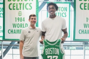 Scotto：阿马里·威廉姆斯与绿军签2年264万合同 下赛季球队选项