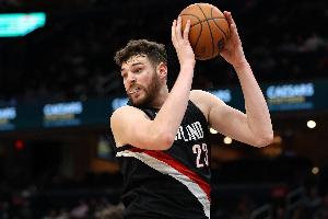 还可以！克林根上半场两分球3中3 拿到7分6篮板&3个前场板