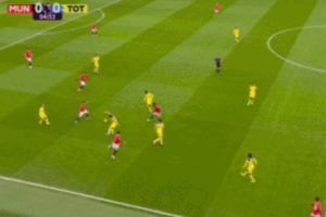 美丽足球！曼联后场遭密集逼抢，连续9脚精彩小范围出球成功转移