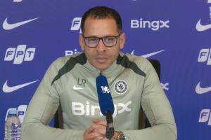 停球数米远！罗塞尼尔：旺仔怀疑我竟然踢过职业，大家都在嘲笑我