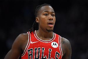 戈贝尔：很高兴道苏姆加盟球队 他永远充满活力拼抢极具对抗性