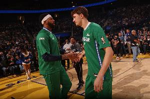 诺维茨基：我们用浓眉没换回太多筹码 他+弗拉格的上限永远未知了