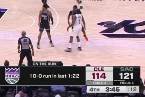 节奏非常快！考德威尔篮下暴力隔扣阿伦 国王82秒打出10-0进攻波