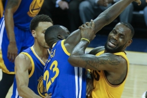 追梦：我和詹姆斯谈话后发现彼此很相似 但没谈过16总决赛G4事件