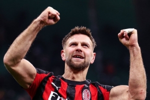 米兰祝菲尔克鲁格33岁生日快乐，球员加盟以来7场1球