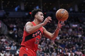 TJD谈猛龙首秀：大家一直给我加油 每次完成进攻都给予我很多信心