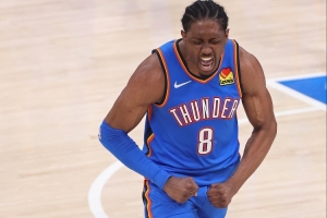 杰伦威：最后阶段做得很棒迫使对手艰难进攻 我们稳住了比赛节奏