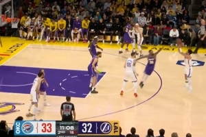 上来就砍分！麦凯恩急停跳投&外线三分个人连拿5分