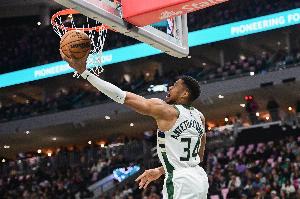 主持人谈字母表忠心：他觉得自己比别人聪明 自己把所有人都耍了