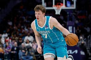 小小里程碑！克尼佩尔三分命中 拿到个人生涯第1000分