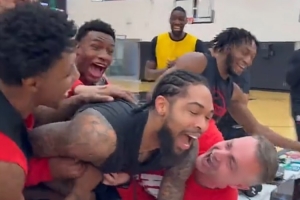 大哥们慢点！得知英格拉姆递补全明星后猛龙全队疯狂庆祝